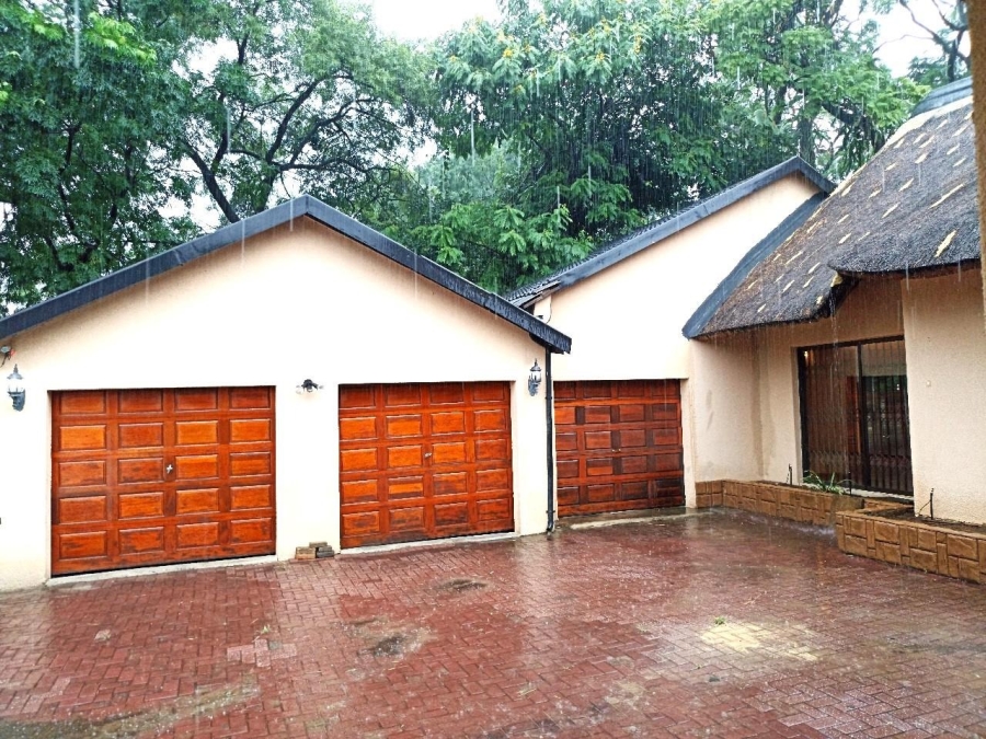 To Let 4 Bedroom Property for Rent in Bodorp North West